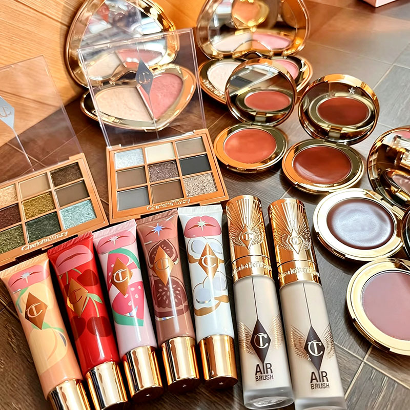 Luxury Fashion CT Brand Makeup - огляд і ціна Luxury Skincare And Makeup Brands