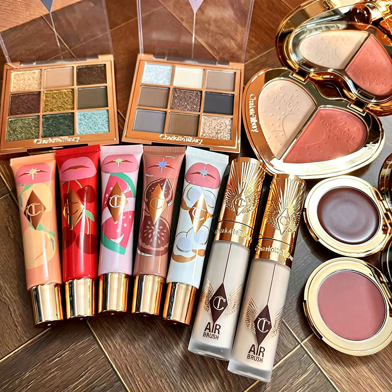 Luxury Fashion CT Brand Makeup - огляд і ціна Luxury Skincare And Makeup Brands